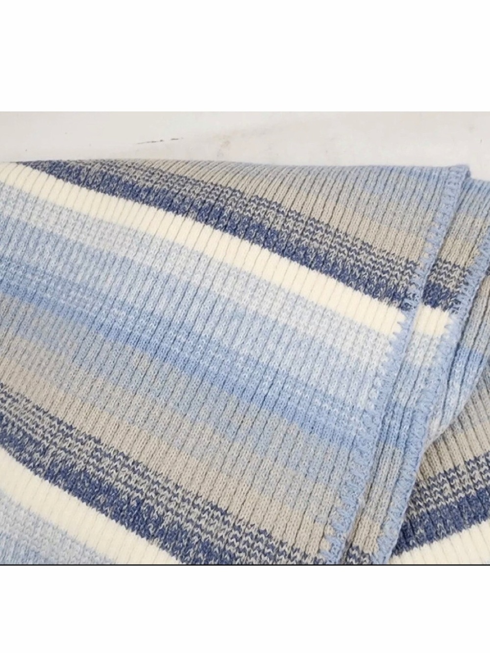 AQUA Ombre Jacquard Hooded Scarf Women's One Size Blue Multi - Picture 3 of 3